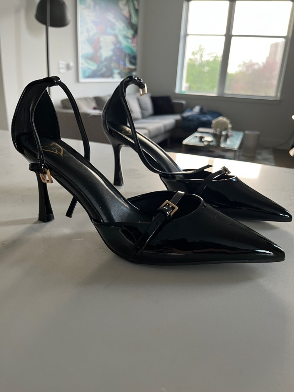 LIKE NEW Windsor Point Taken Closed Toe Buckle Pumps (Size 7.5) - Picture 4 of 8